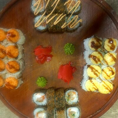 Сет Праздничный 3 в Wasabl по цене 1880 ₽