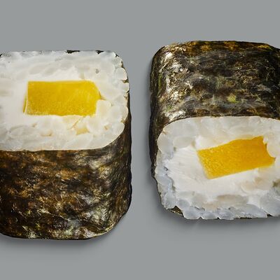 Ролл Такуан сыр макив Лукоморье по цене 355 ₽