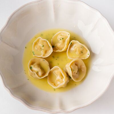 Тортеллини с цыпленком в сливочном соусе в Leto по цене 750 ₽