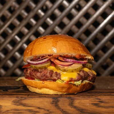 Бургер Пять пальцев в Гриль Бар Понеслось по цене 630 ₽