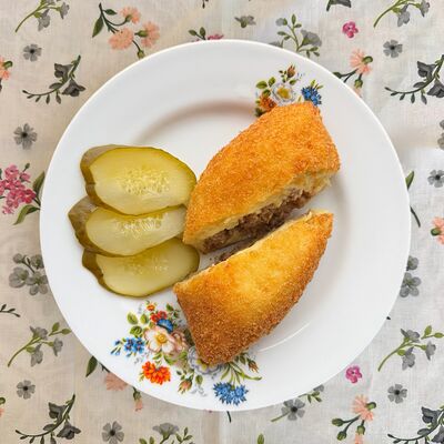 Зразы картофельные с мясом 1 шт в Еда города по цене 979 ₸