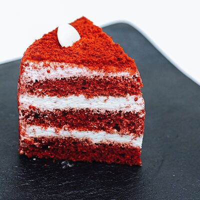 Торт Красный бархат порционный в Хлеб и сласти по цене 155 ₽