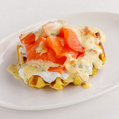 Картофельная вафля с копченым лососем в Harvest по цене 1350 ₽