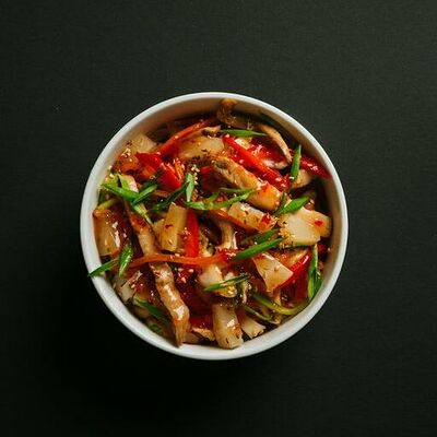 Лапша с цыпленком в соусе тай чили в Wasabi по цене 465 ₽