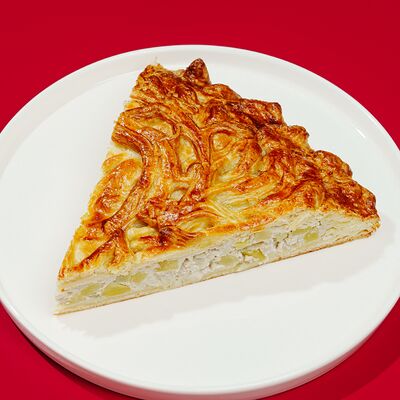 Пирог слоеный с курицей и картофелемв Farina Ватрушкина по цене 285 ₽