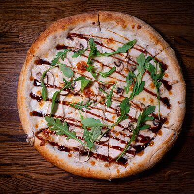 Пицца цыпленок терияки в Рога Лося по цене 570 ₽