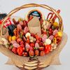 Подарочная корзина с колбасой и напитком Coca-Colaв Дарите красиво по цене 7399