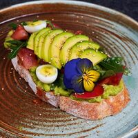 Брускетта с авокадо в Dimcoffee