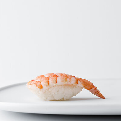 Суши Креветка в Here sushi по цене 295 ₽