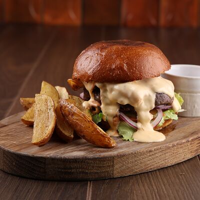 Бургер Mis Special из мраморной говядины в Mis по цене 1190 ₽