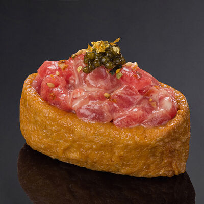 Инари с тунцом блюфин в Bluefin по цене 1680 ₽