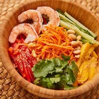 Салат Том в Viet Food