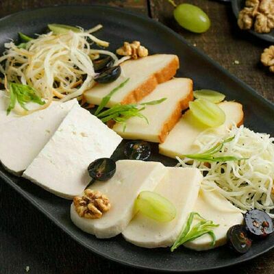 Ассорти из домашних сыров в Баклажан в ТЦ 