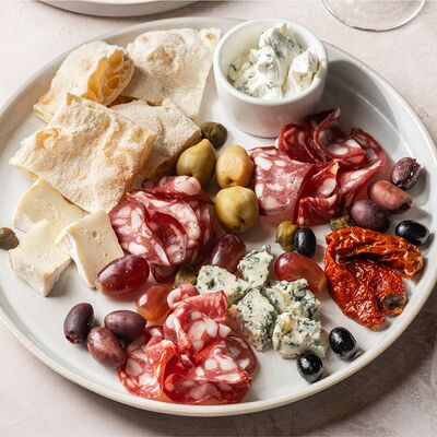 Антипасти к вину в BEERMAN&Schlitz по цене 1590 ₽