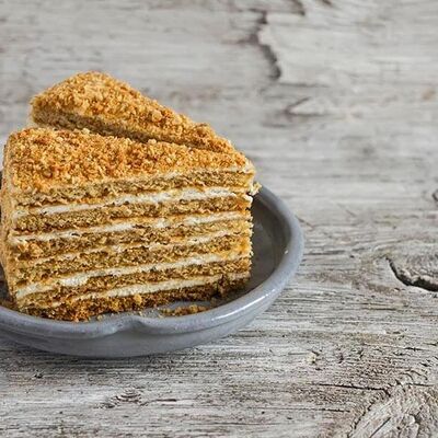 Медовик в Чайхана Плов центр по цене 340 ₽