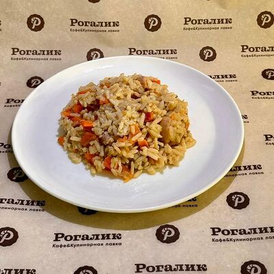 Плов из курицы в Рогалик по цене 420 ₽