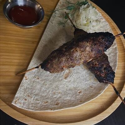 Люля кебаб с бараниной в Генрих и Генриетта по цене 420 ₽