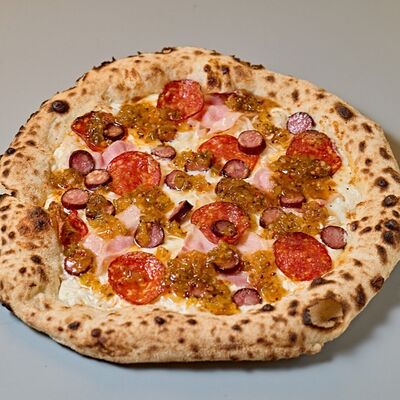 Пицца Баварская с копченостями в Итальянцы по цене 490 ₽