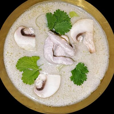Том Кха с курицей и грибами в Кимчи по цене 459 ₽