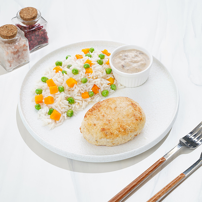 Котлета пожарская с рисом и грибным соусом в Магбургер & Братья Караваевы по цене 370