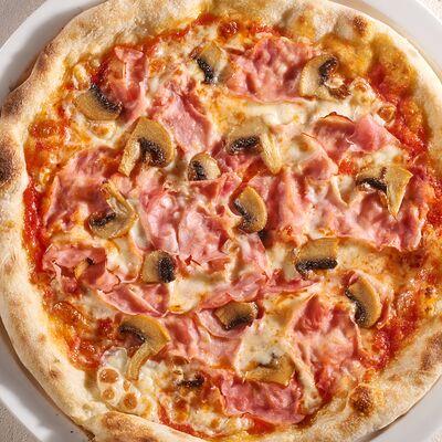 Пицца с ветчиной и грибами в Olivas по цене 839 ₽