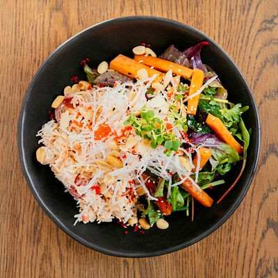 Салат с морепродуктами в SUBZERO по цене 1550 ₽