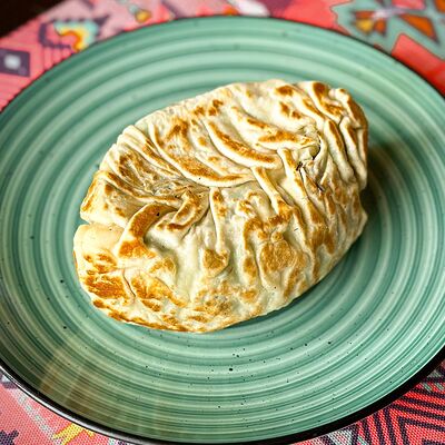 Кок-самса с зеленью, сулугуни, помидорами в Навруз по цене 170 ₽