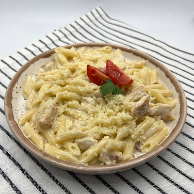 Макароны с курочкой и сыром в ZEBRA по цене 290 ₽