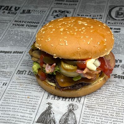 Спайси Бургер с халапеньо и шрирачей в ХлебANDМясо по цене 380 ₽