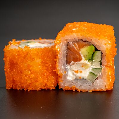 Калифорния с копченым лососем в Сакура по цене 630 ₽