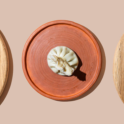 Хинкали с растительным мясом в Хачапури и вино по цене 84 ₽