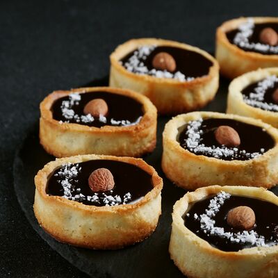 Корзинка Соленый шоколад в Траттория для друзей по цене 200 ₽