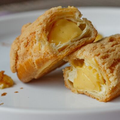 Фирменный эклер в Per Se по цене 400 ₽