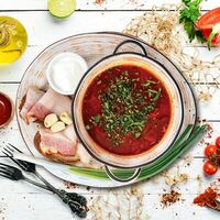 Борщ с копчёностями и закусочным бутербродом в Мит Стар на Боткинской