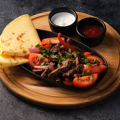 Фахитос в Friends по цене 580 ₽