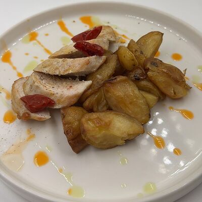 Куринный стейк с картофелем мини в Волконский по цене 960 ₽