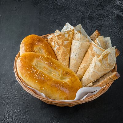 Хлеб серый в Ресторан Воробьёвы Горы PREMIUM по цене 115 ₽