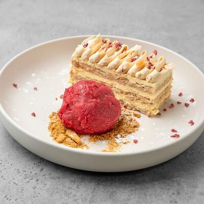 Миндальный тортв Большая рыба по цене 650 ₽