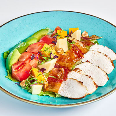 Кобб салат в Udcкафе Upside Down Cake по цене 690 ₽