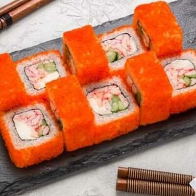 Калифорния в икре orange в Суши Сан по цене 400 ₽