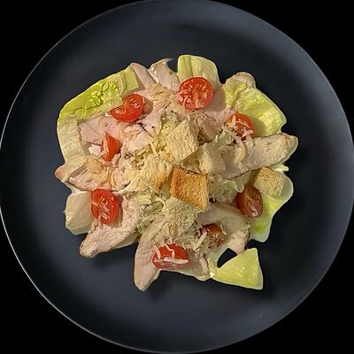 Салат Цезарь с курицей в Путь ролла по цене 500 ₽