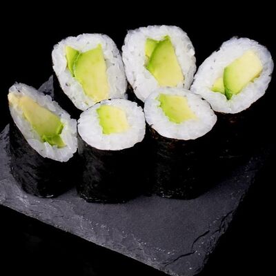 Мини-ролл с авокадов Sushi premier по цене 226 ₽