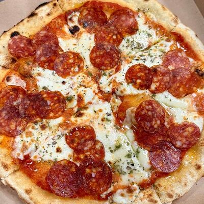 Пицца Пеперони в Чикетти по цене 780 ₽