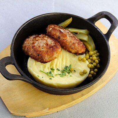 Котлеты по-домашнему в На югах по цене 640 ₽