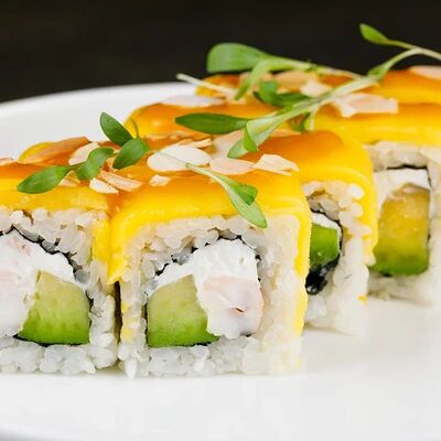 Ролл с креветками и манго в Пхипхи по цене 720 ₽