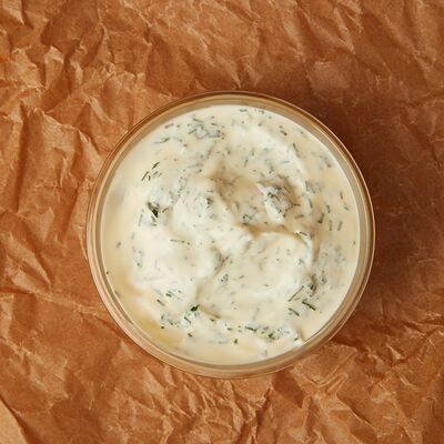 Соус Чесночный в Чебуречная Дайте два, пожалуйста по цене 75 ₽