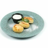 Сырники со сметаной или малиновым соусом в Vibes Cafe