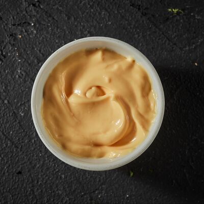 Сырный соус Heinz в #наУГЛЯХ по цене 85 ₽