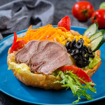 Теплый шеф-салат с телячьим языком в Сахара по цене 1750 ₽