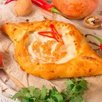 Хачапури с креветками и кальмарами в Мушмула